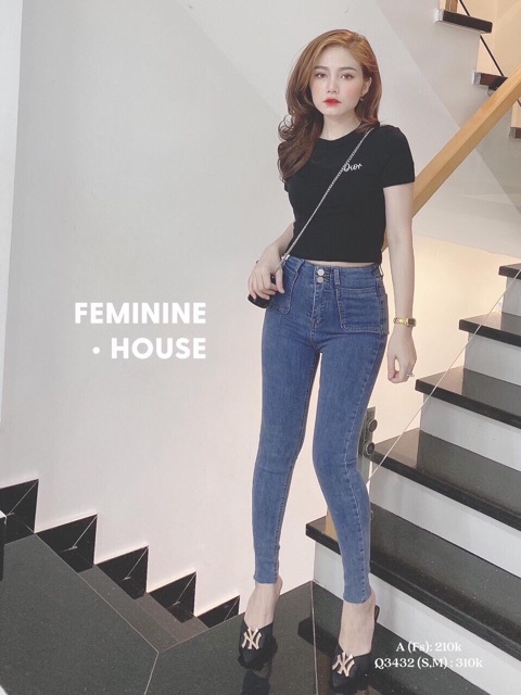 [ Mã WASTAPR giảm 10K đơn 50K] Áo croptop thêu chữ Di chất zip cotton 3 màu | BigBuy360 - bigbuy360.vn