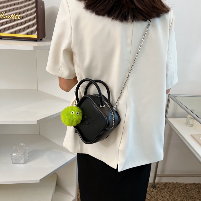 Túi Đeo JASMIN NOIR Chéo Da PU Nắp Gập Phối Dây Xích Tua Rua Thời Trang Cho Nữ
