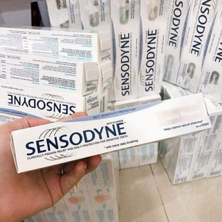 Kem đánh răng sensodai 100g giúp hàm răng luôn trắng sáng