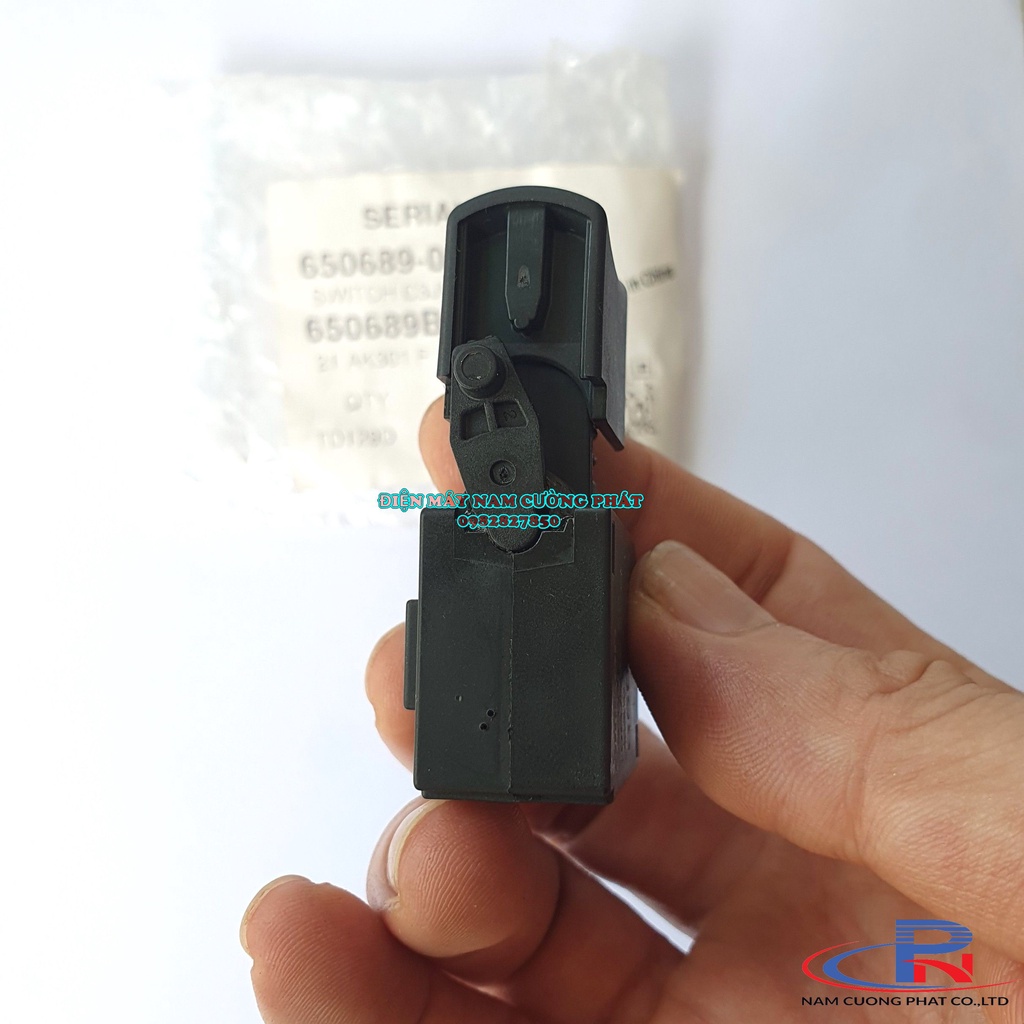 Công tắc máy khoan, máy vặn vít Makita DTD153, DTD129 DHP483, TD111, DHR171 650689-0