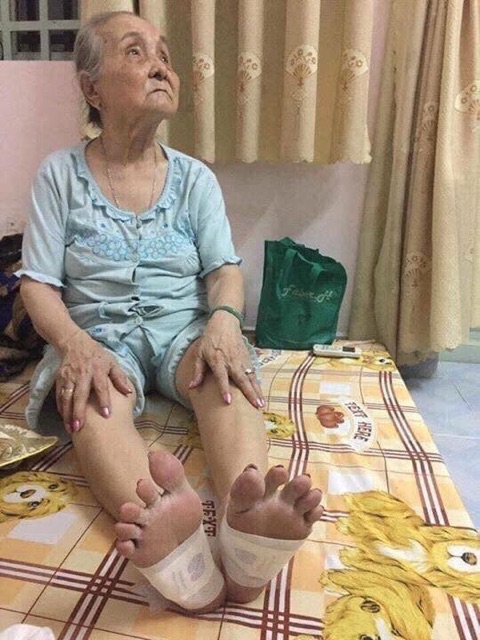 MIẾNG DÁN THẢI ĐỘC CHÂN HOÀNG GIA THÁI