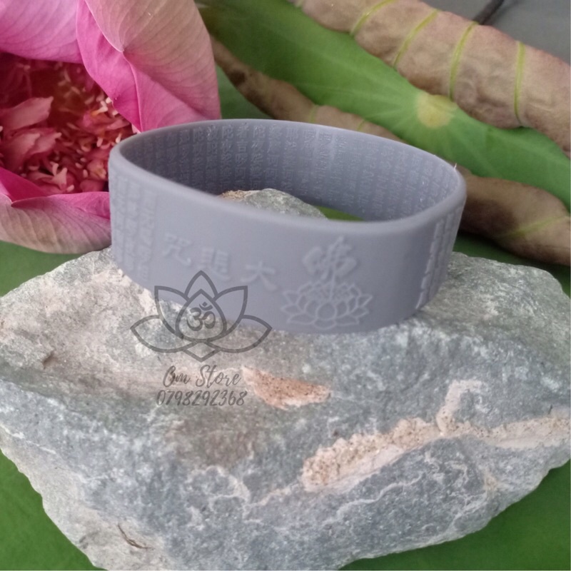 Vòng tay silicon khắc chú Đại Bi