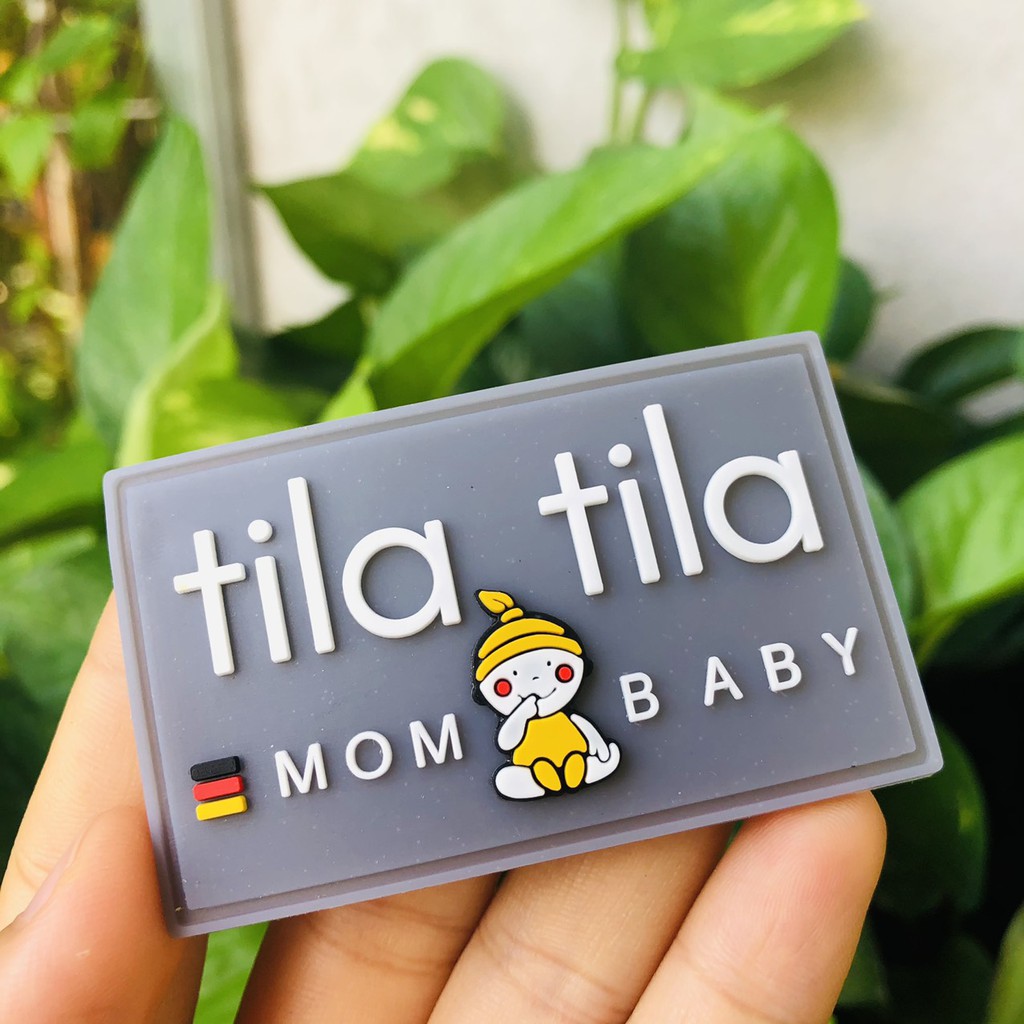Tem mác cao su làm theo yêu cầu, tag mác nhựa dẻo giá tốt may quần áo trẻ em