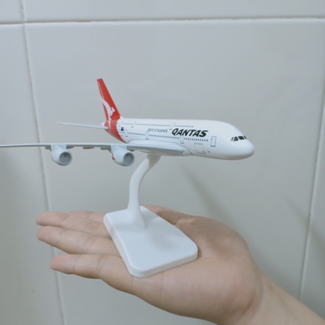 ⚡️ Mô hình máy bay 20cm kim loại hãng QANTAS AIRLINE + Đế chưng bày đẹp