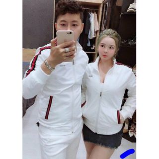 Áo khoác dù đôi unisex Gucci đơn giản tinh tế nam nữ đều mặc được có màu trắng và đen (áo khoác cặp thời trang Hàn Quốc)