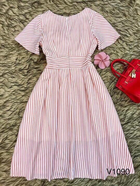 Váy kẻ cổ v | BigBuy360 - bigbuy360.vn