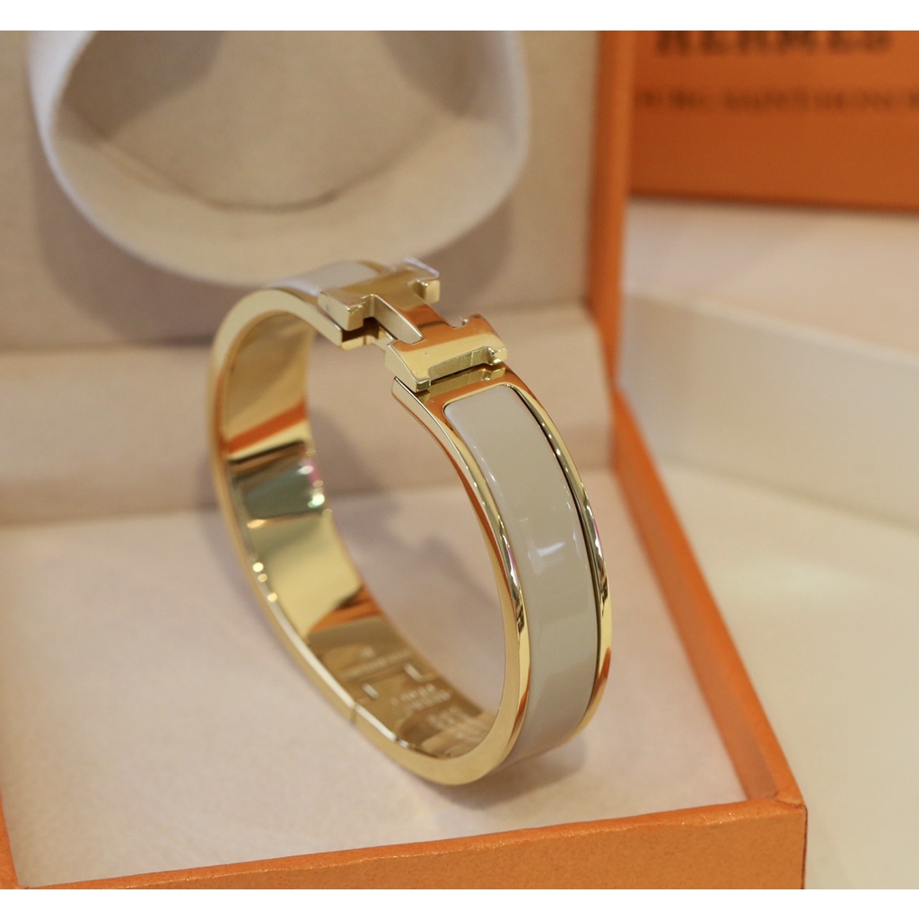 Vòng tay thời trang nữ cao cấp Hermes HM với thiết kế sành điệu, thanh lịch và cá tính