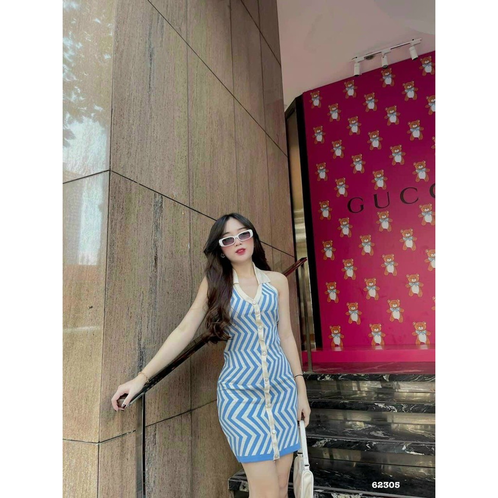 Đầm body yếm cổ bẻ kiểu sọc vằn ôm dáng tôn dáng xinh | BigBuy360 - bigbuy360.vn