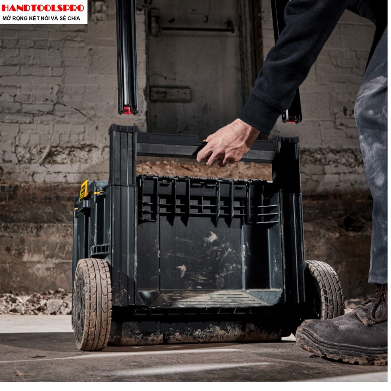 Hộp dụng cụ có xe đẩy  554x500x685mm Dewalt DWST83295-1