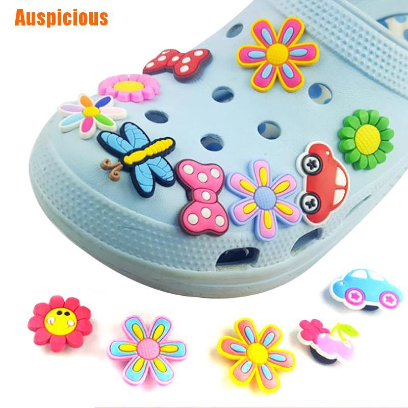 Bộ 20 Chiếc Dép Crocs Bằng Pvc Hoạ Tiết Hoạt Hình Dễ Thương Xinh Xắn