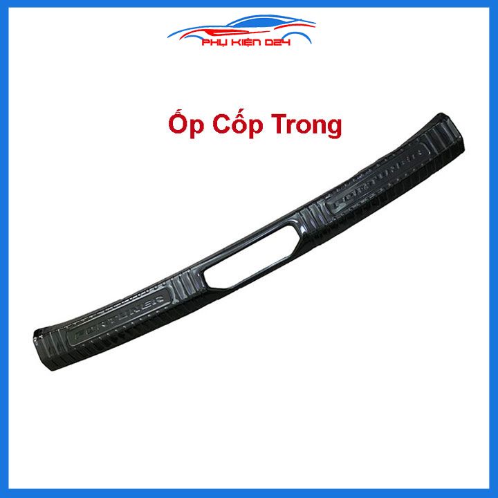 Ốp chống trầy cốp trong ngoài Fortuner 2017-2018-2019-2020-2021 vân titan