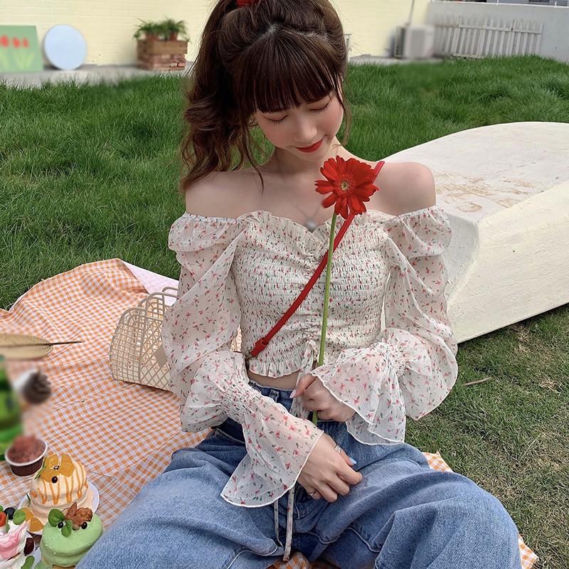 Áo kiểu trễ vai họa tiết hình hoa dễ thương cho nữ | BigBuy360 - bigbuy360.vn