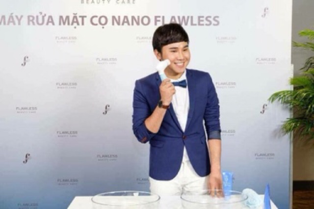 Máy rửa mặt cọ Nano Flawless