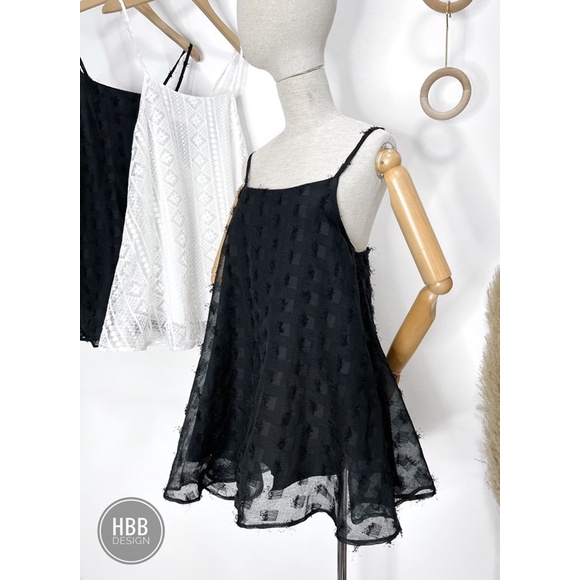 Váy yếm thiết kế độc lạ