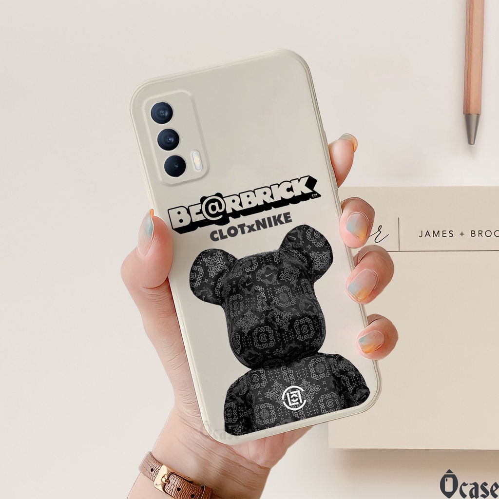 Ốp lưng Realme V15 5G in hình gấu  cạnh viền vuông có bảo vệ camera