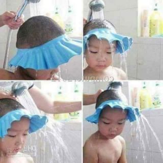 Mũ tắm cho bé