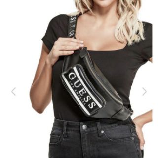 Túi Bao tử GUESS Auth, mẫu đang on web