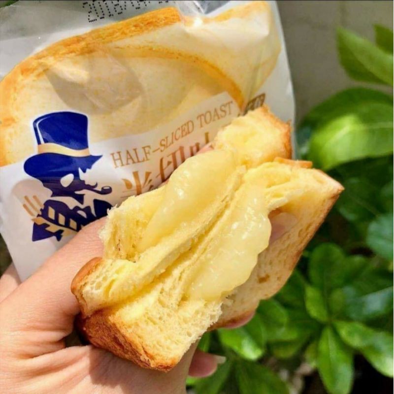 1 cái bánh Sandwich sữa chua HORSH