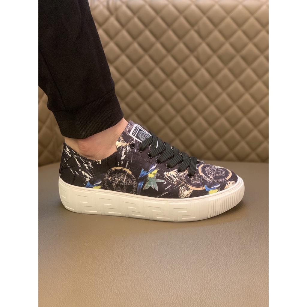 Giày sneakers nam da thật VERSACE thiết kế thời trang và độc đáo mang đến sự khác biệt