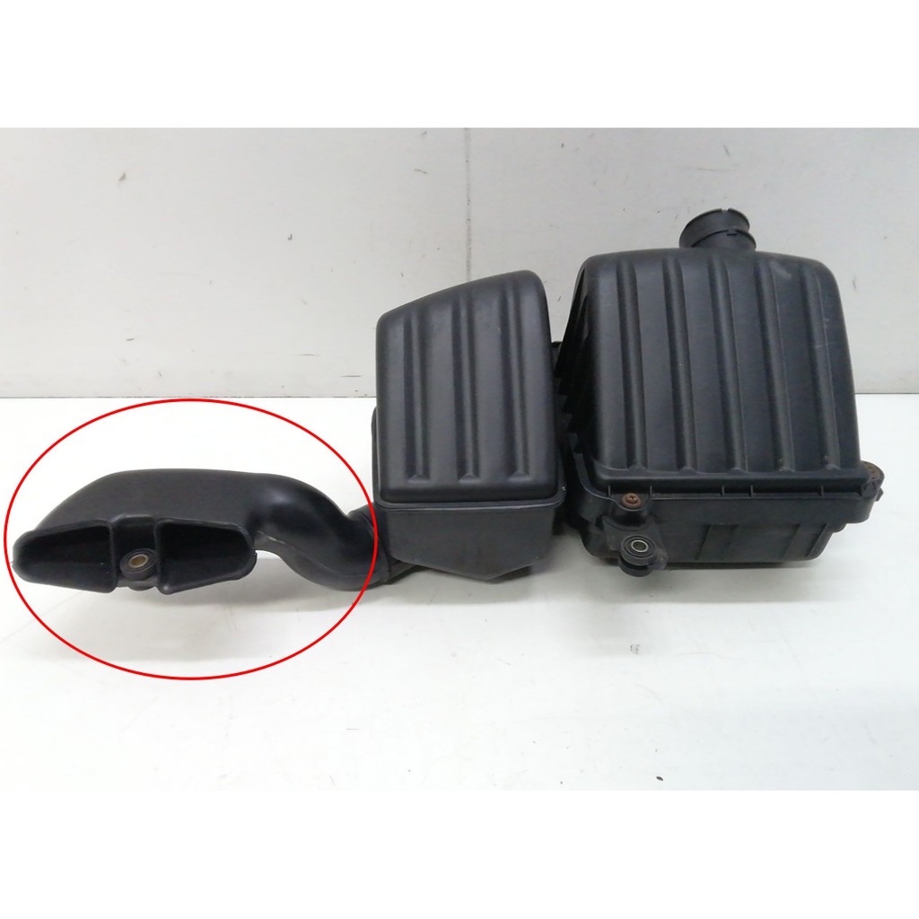 Miệng hút gió,ống hút gió phía ngoài,đầu xe ô tô daewoo matiz 1-2