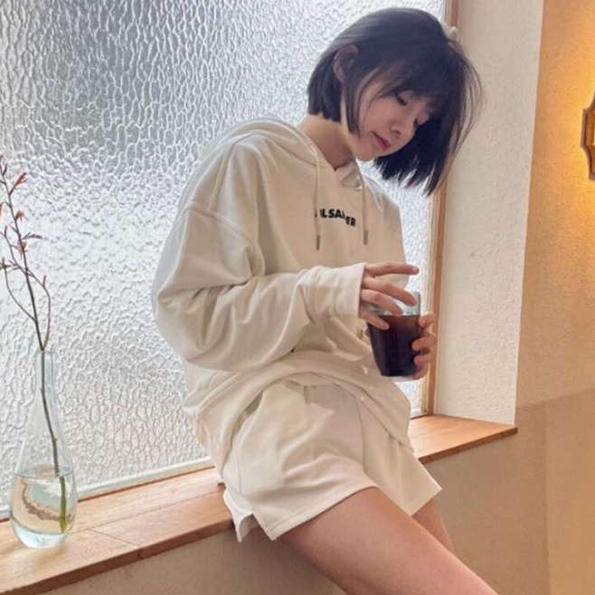 Áo hoodie unisex form rộng MADELA có mũ in chữ JILSANDER