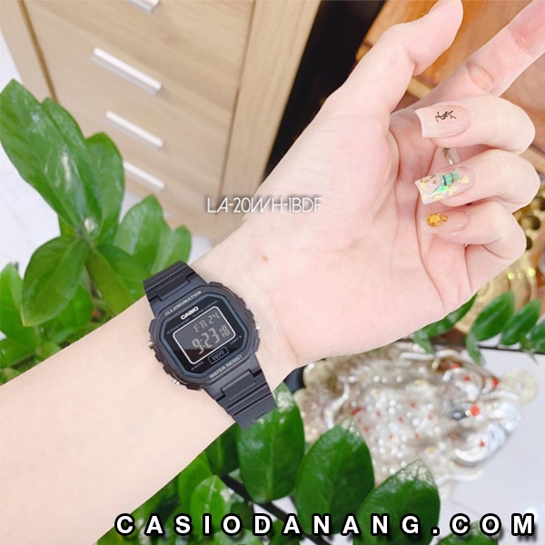 Đồng hồ nữ dây nhựa Casio chính hãng Anh Khuê LA-20WH-1BDF (30mm)