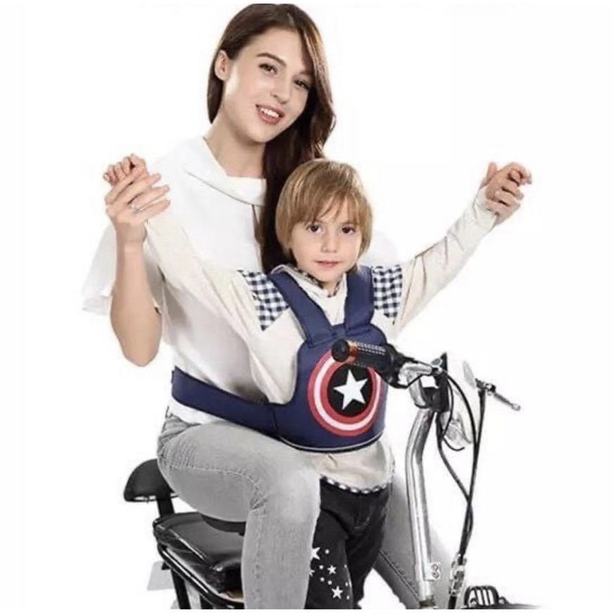 ĐAI AN TOÀN ĐỘI TRƯỞNG MỸ CHO BÉ ĐI XE