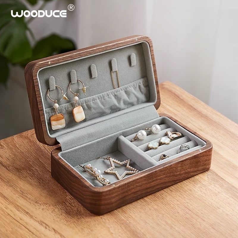 Hộp đựng trang sức bằng gỗ hãng Wooduce