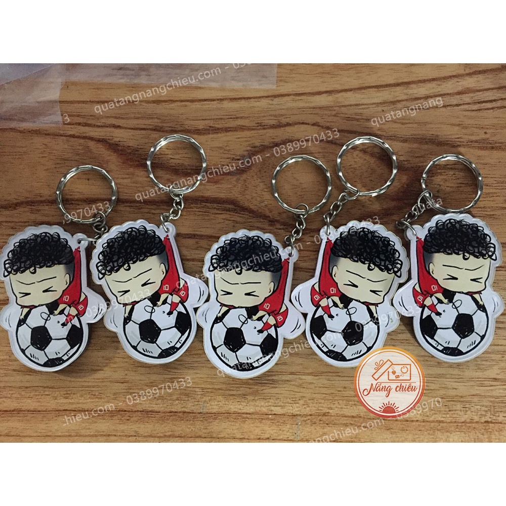 Móc khóa chibi cắt theo viền ảnh - Mẫu in hình cầu thủ Công Phượng siêu dễ thương
