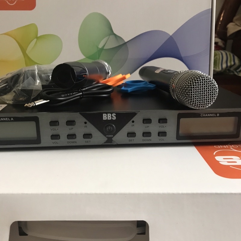 Micro không dây BBS K988 - Hàng nhập khẩu năm 2023 - Gia Khang Shop