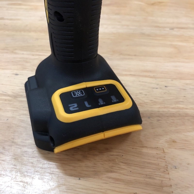 Máy siết bulong Dewalt DCF 922