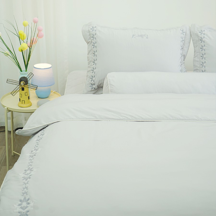 Chăn bốn mùa K-Bedding By Everon Màu Xám KMTS106 Microtencel Thêu Họa Tiết