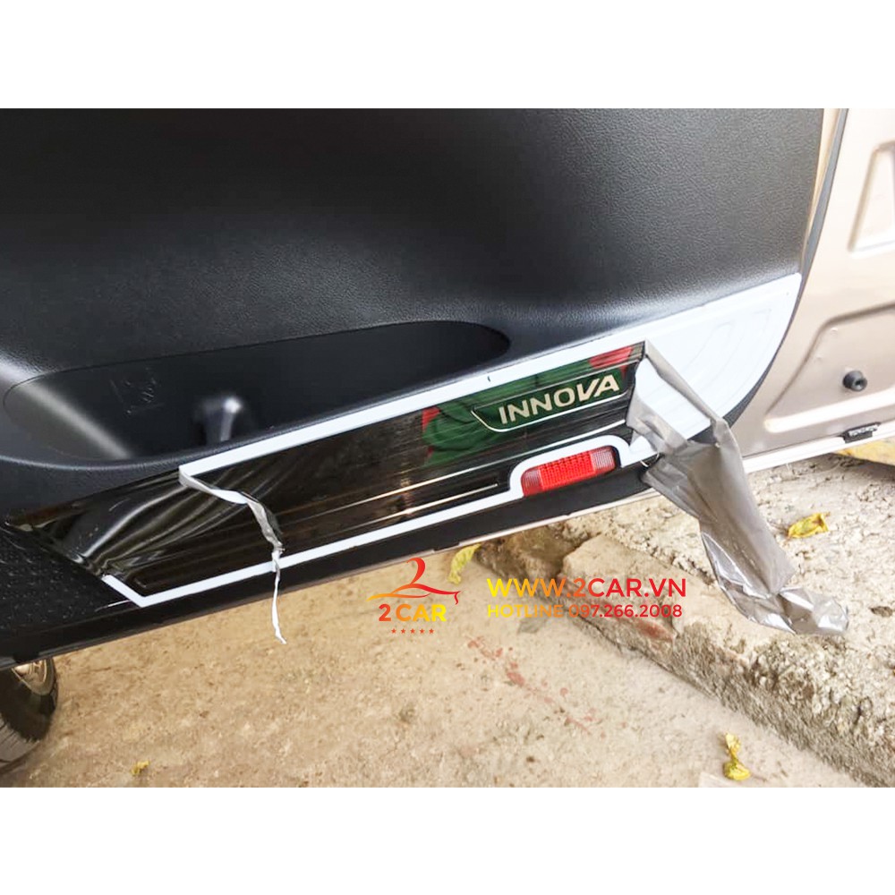 Ốp Tapli Cánh Cửa, màng loa Xe Toyota Innova 2017- 2021, Hàng TiTan Cao Cấp
