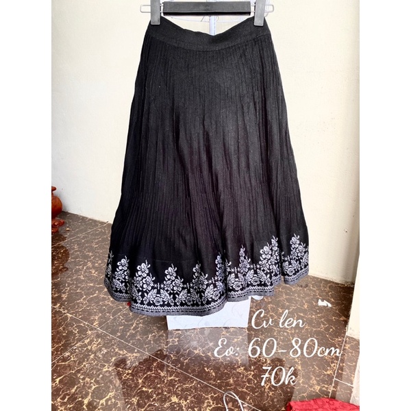 Chân váy len, dạ kiểu