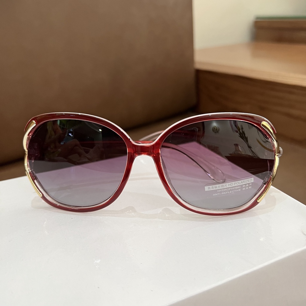 Kính mát nữ chống tia UV400 kính đi biển đi nắng thời trang hoạ tiết cỏ may mắn, Lémi Accessories