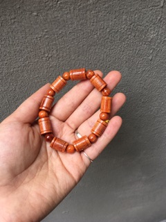 Vòng tay gỗ huyết long