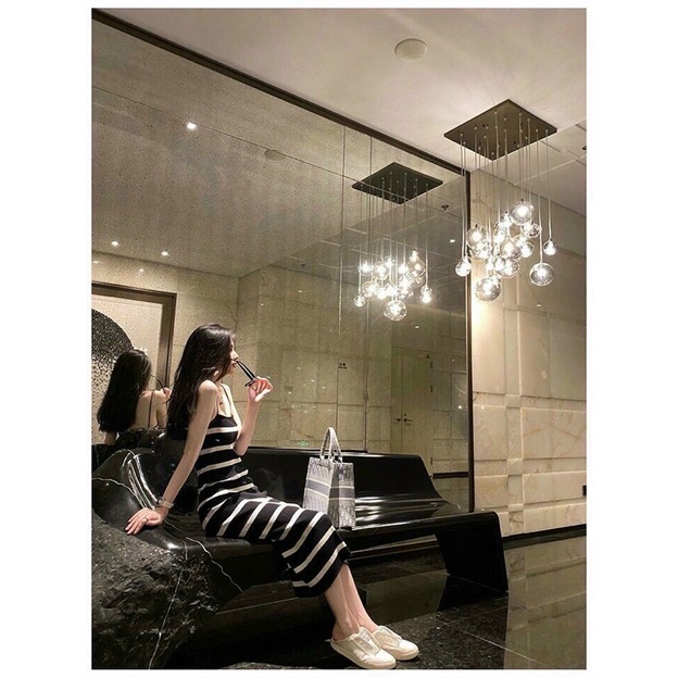 Váy 2 dây kẻ sọc che khuyết điểm