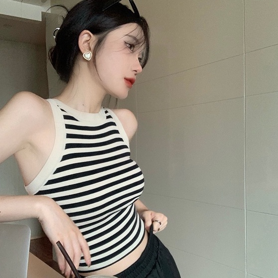 [Hana And Alice] Áo Dệt Kim Sát Nách Hở Eo Họa Tiết Kẻ Sọc Phong Cách Quyến Rũ