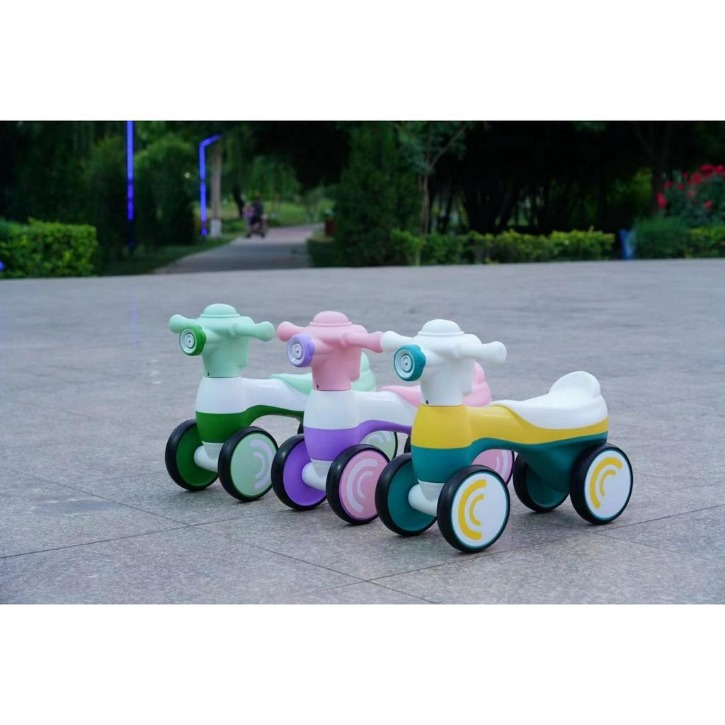 Xe Chòi Chân  3 bánh bé, Xe Kèm Đèn Và Nhạc, Có Thổi Bong Bóng