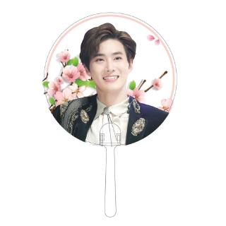 Quạt cầm tay trong suốt suho exo