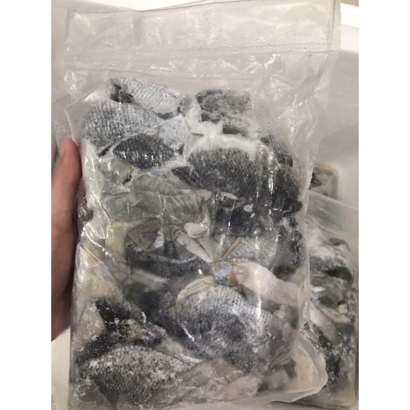 Da cá hồi / Salmon skin (làm da cá trứng muối)