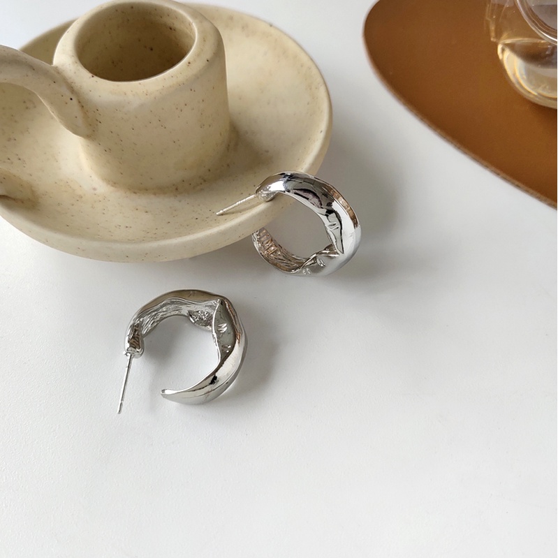 Đôi Khuyên Tai Hình Chữ C Xếp Ly Kiểu Đơn Giản Thời Trang Mùa Hè Cho Nữ