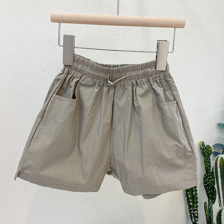 Bộ áo ngắn tay có mũ trùm + quần short thoải mái năng động cho bé