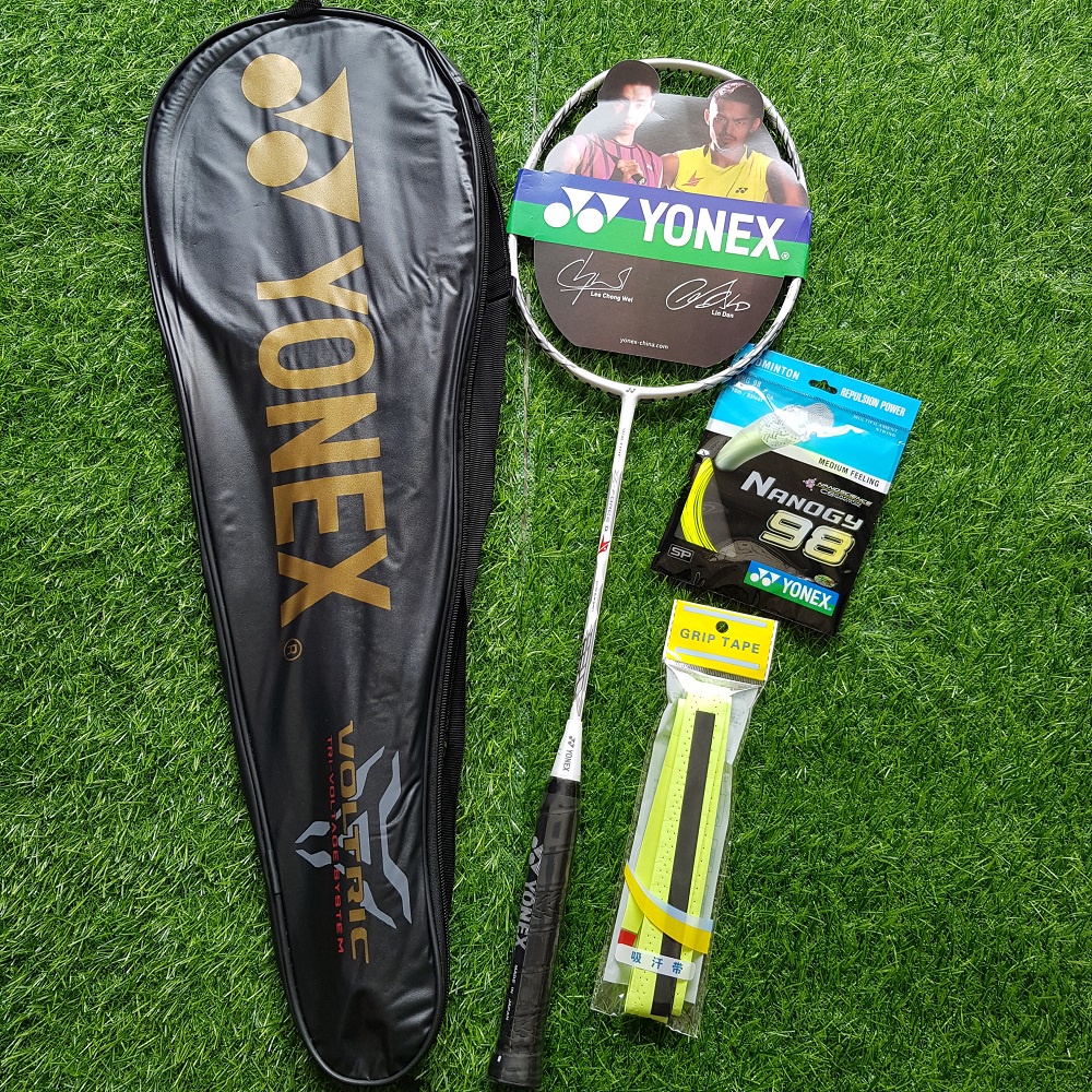 Vợt cầu lông yonex voltric z-fore khung carbon(Tặng 1 lần căng dây và quấn cán)