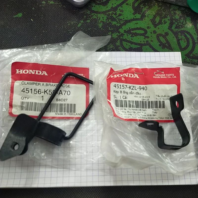 Bát kẹp dây dầu Trên + Dưới Honda Vario 2018 ( Có bán lẻ )