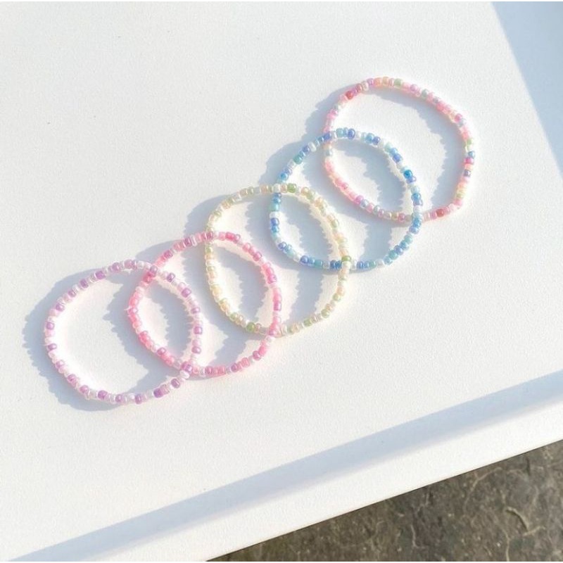 Vòng tay hạt cườm handmade đơn giản màu pastel