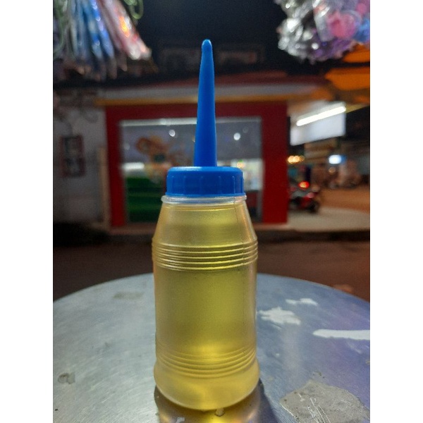 Dầu tra máy quạt, máy may, ổ khóa.