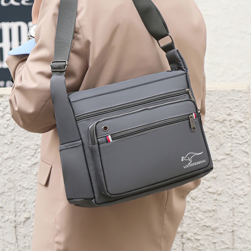 Túi đeo chéo thời trang dành cho nam | BigBuy360 - bigbuy360.vn