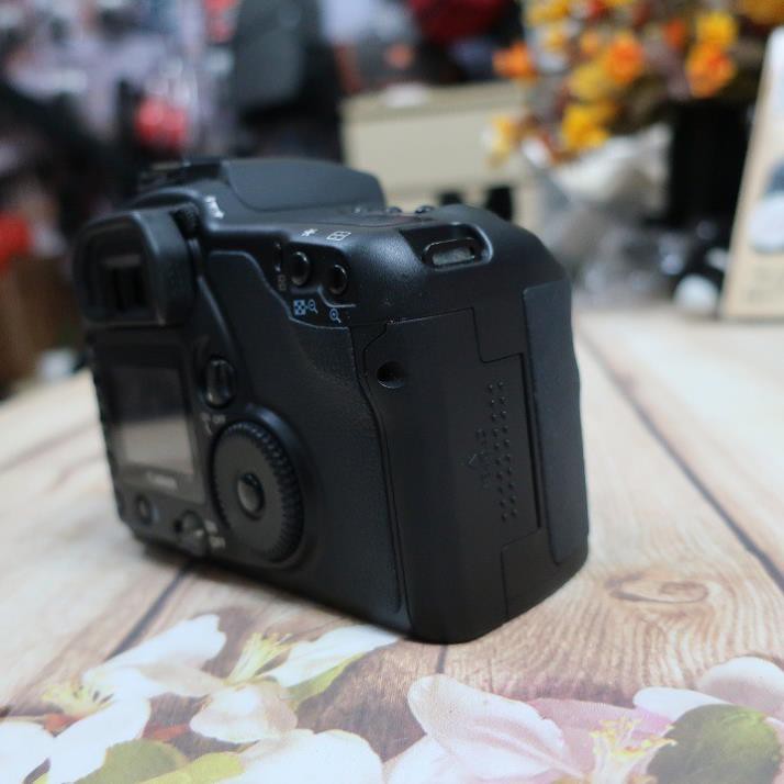 [Shoppe trợ giá ] Máy ảnh Canon 10D đẹp sưu tầm hoạt động hoàn hảo | WebRaoVat - webraovat.net.vn