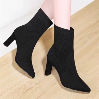 Boot cao gót cao cổ màu đen